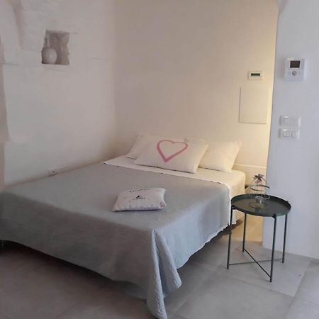 Casetta Arco Con Balcone Cisternino Luaran gambar